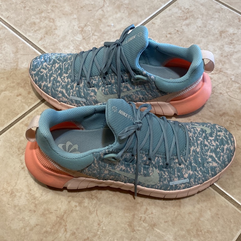 Women Nike free 5.0